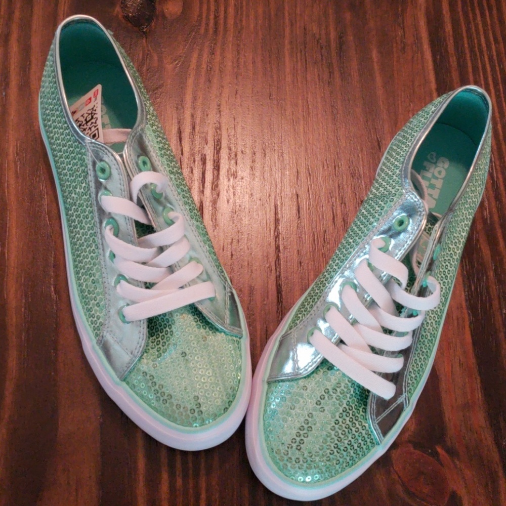 Minty Mermaid Shoes Size 8.5